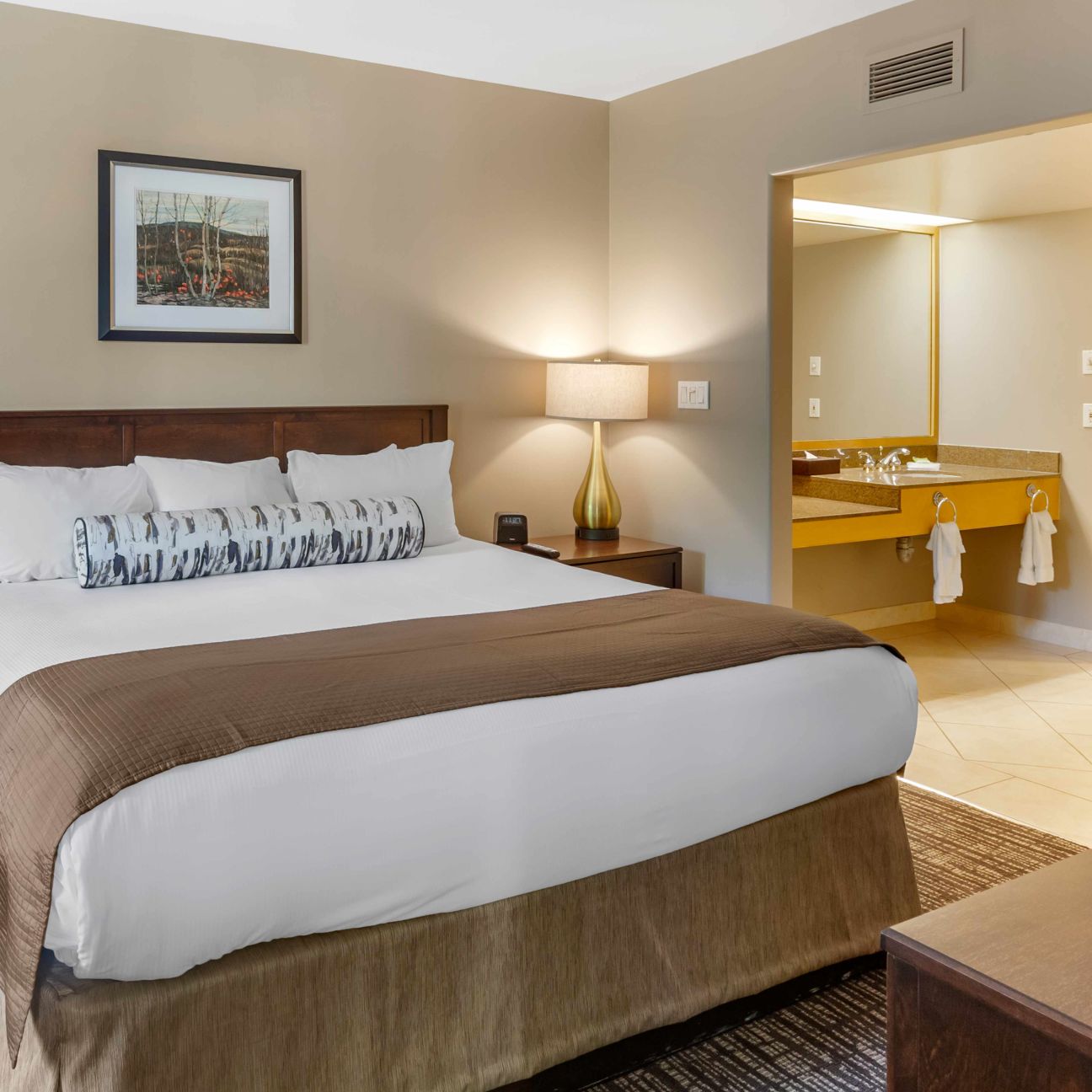 Carriage Country Club - carriage-country-club-bedroom-ensuite