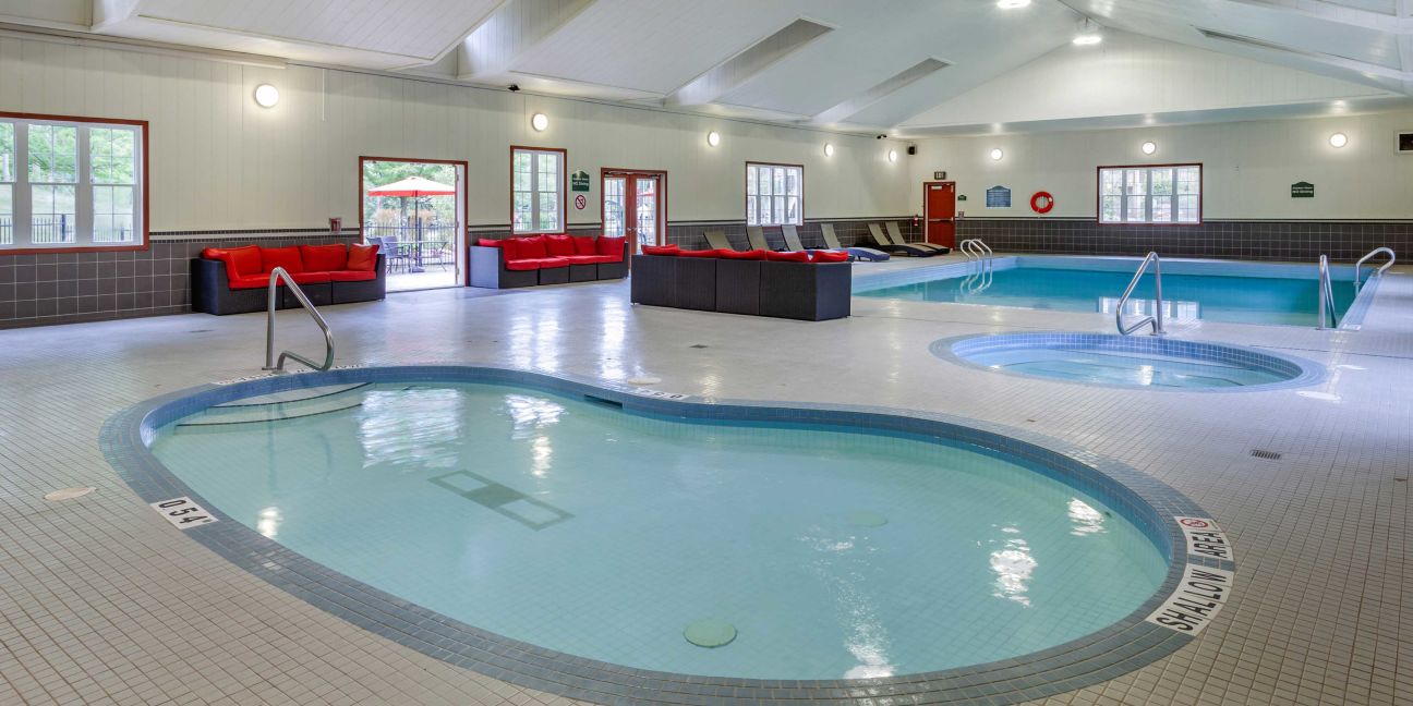 Carriage Country Club - carriage-country-club-pool