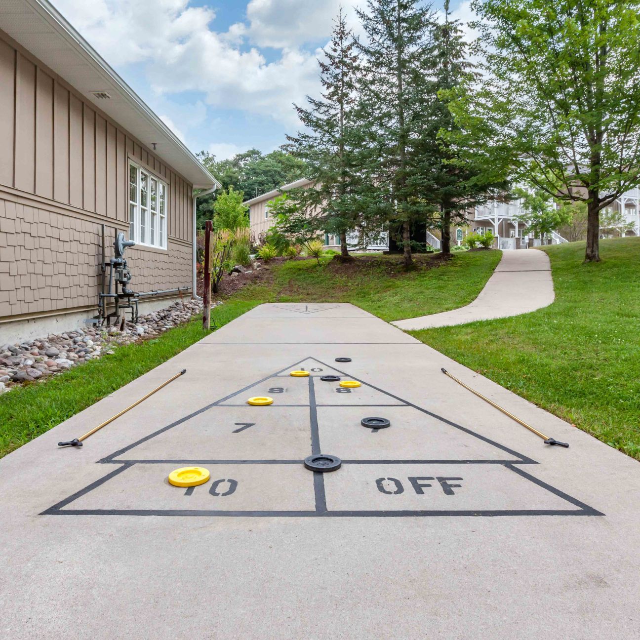 Carriage Country Club - carriage-country-club-shuffleboard