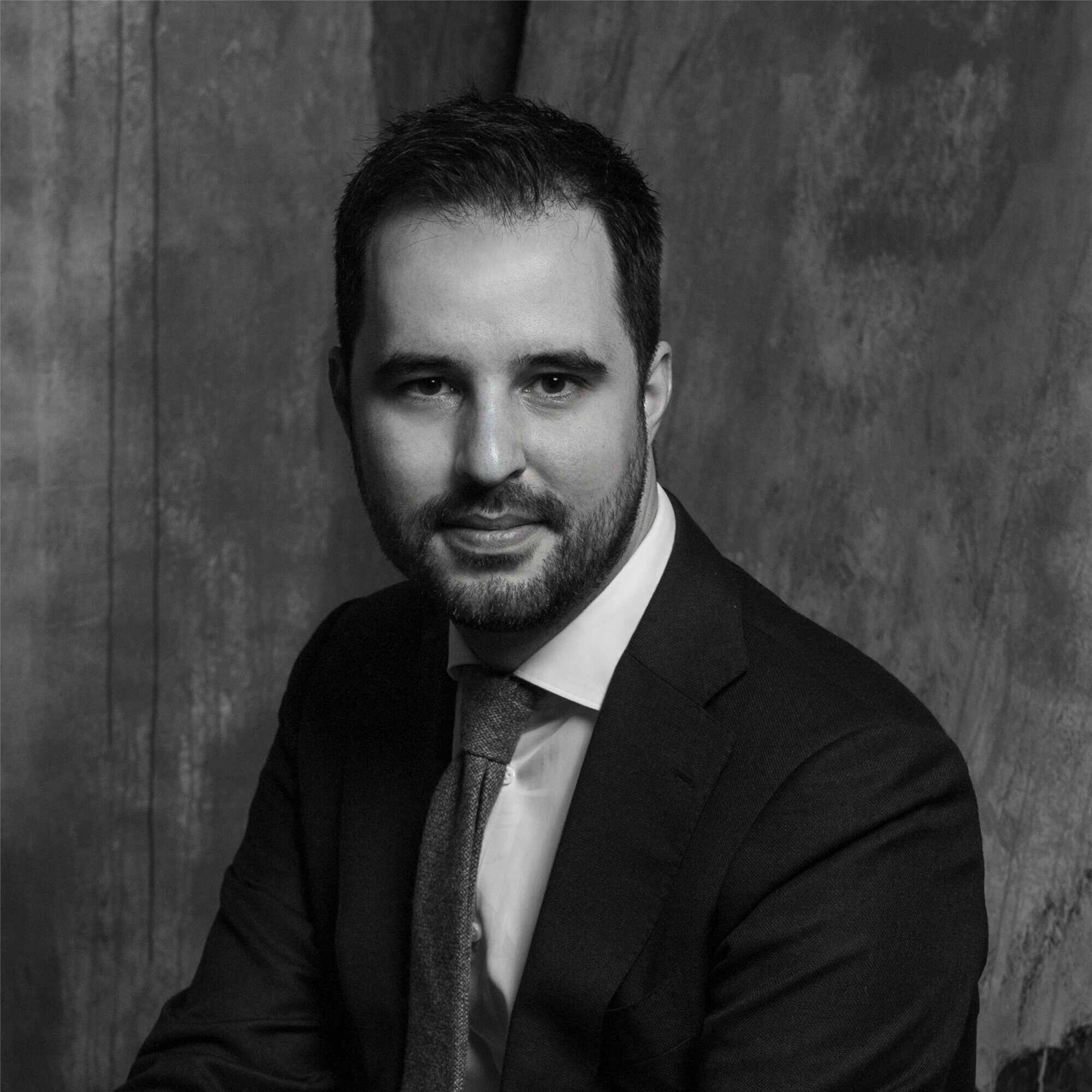 Vita on the Lake - milborne_website_230116_bios_jon_tuttle